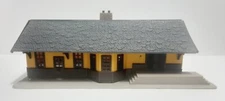 Vintage Pola-Quick HO Scale Train Station made in  West Germany