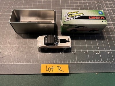 Johnny Lightning 1967 C2 #38 Roadster Chevrolet Corvette Car Diecast 1:64 Lot R