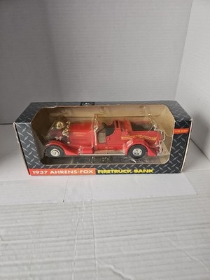 John Deer/ Ertl 1:30 Scale 1937 Ahrens-Fox Fire Truck Bank New