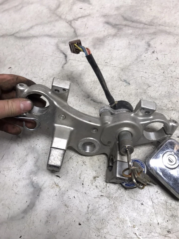 87 Kawasaki ZL600 ZL 600 A Eliminador Encendido Gas Tapa Combustible Bloqueo y Juego de llaves Foto 4 de 4