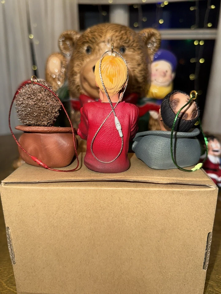 Hand-Painted 3D Resin Printed Home Alone Christmas Ornament Set - Image 3 of 4