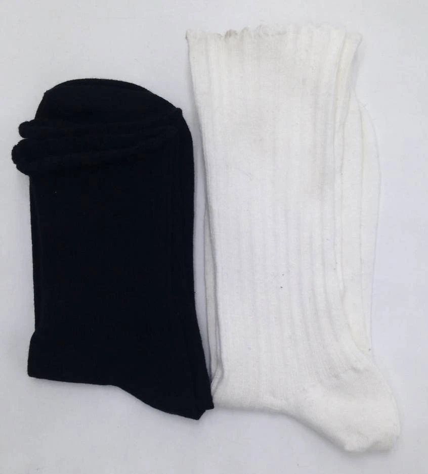 Paquete de 2 pares de calcetines negros blancos de algodón talla única Bloomingdale'S para mujer $34 Foto 2 de 3