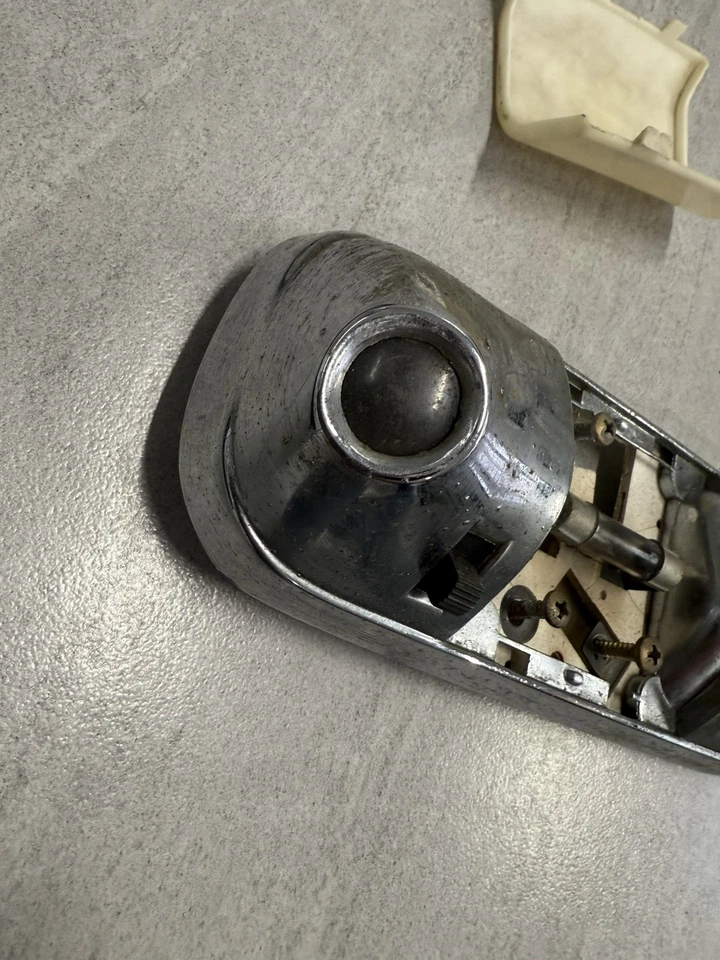 Mapa cromado/luz domo Ford F150 F250 F350 Bronco 1980-1996   Foto 2 de 4