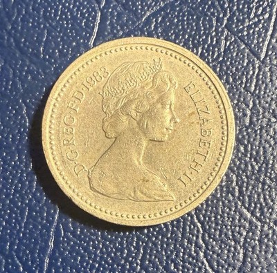 1983 British One Pound * Error Coin * Edge Lettering Is Upside Down