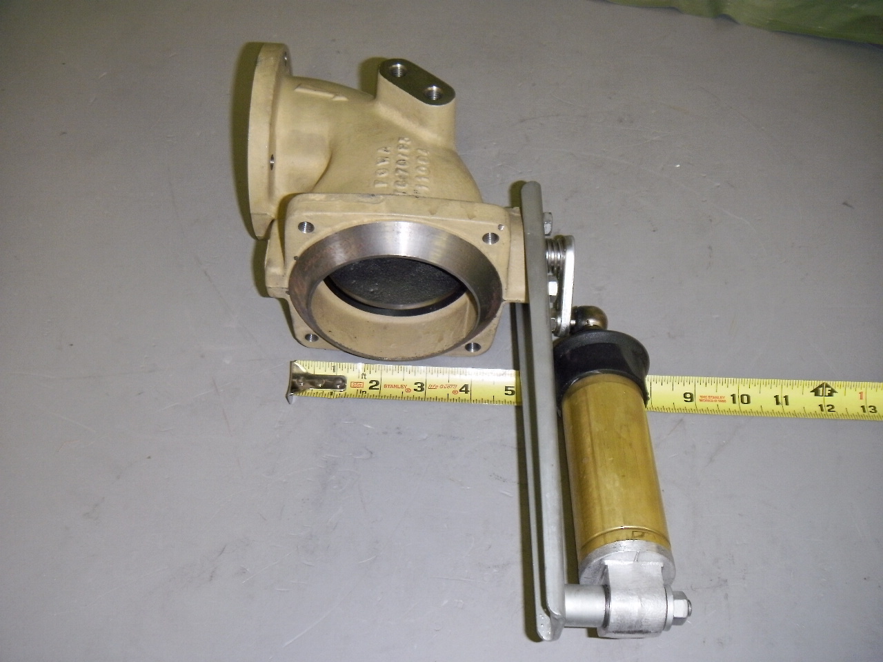 Renault 5000691682 Truck Engine Exhaust Brake Retarder Cylinder Gate