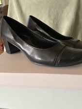 mootsies tootsies black 2 Inch heels Padded Comfort Black 8 1/2