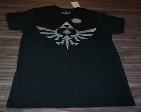 THE LEGEND OF ZELDA TRIFORCE NES Nintendo T-Shirt SMALL NEW w/ TAG