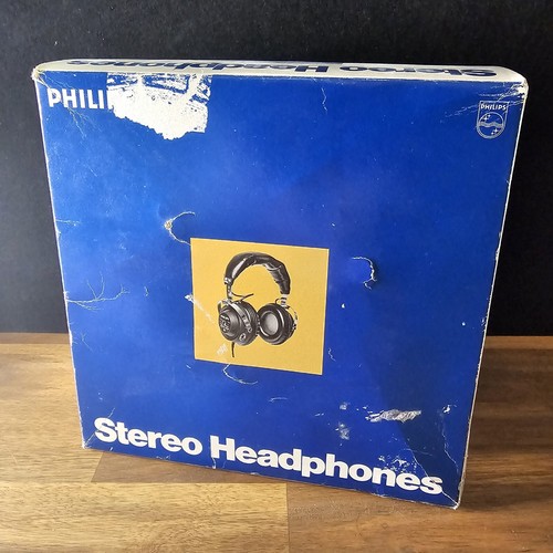 Philip's Stereo Headphones Black Over Ear 8 Ohm with Volume Japan Vintage - Picture 2 of 14