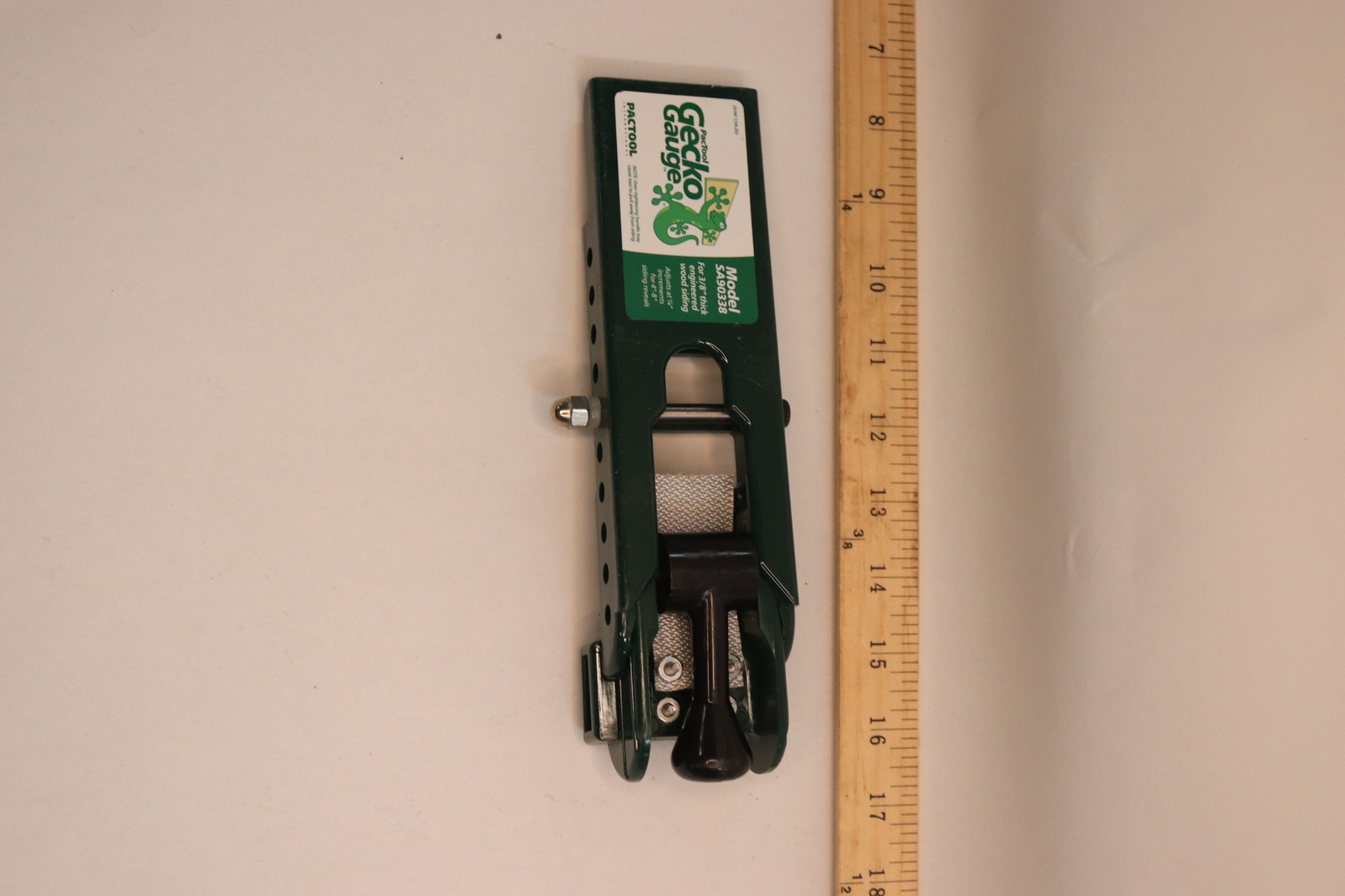 Gecko Gauge Siding Mounting Kit for Fiber Cement Installation Green