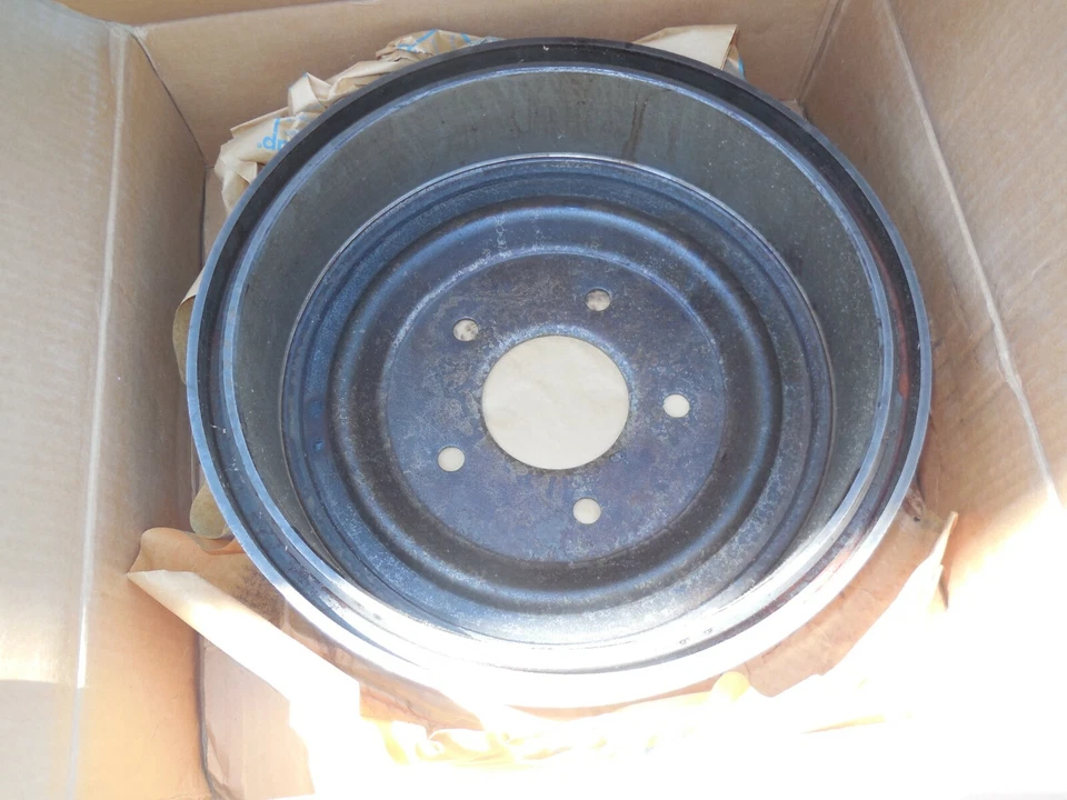 NOS 1973-1976 Ford LTD Rear Wheel Brake Drum D4AZ-1126-A - Image 2 of 3