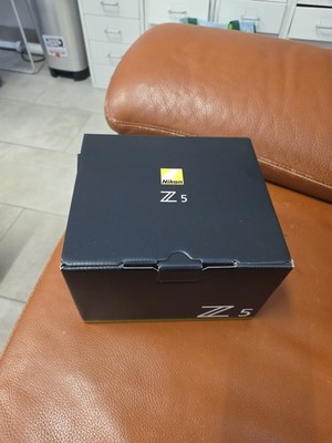 Nikon Z 5 24,3MP Spiegellose Systemkamera (Nur Gehäuse)