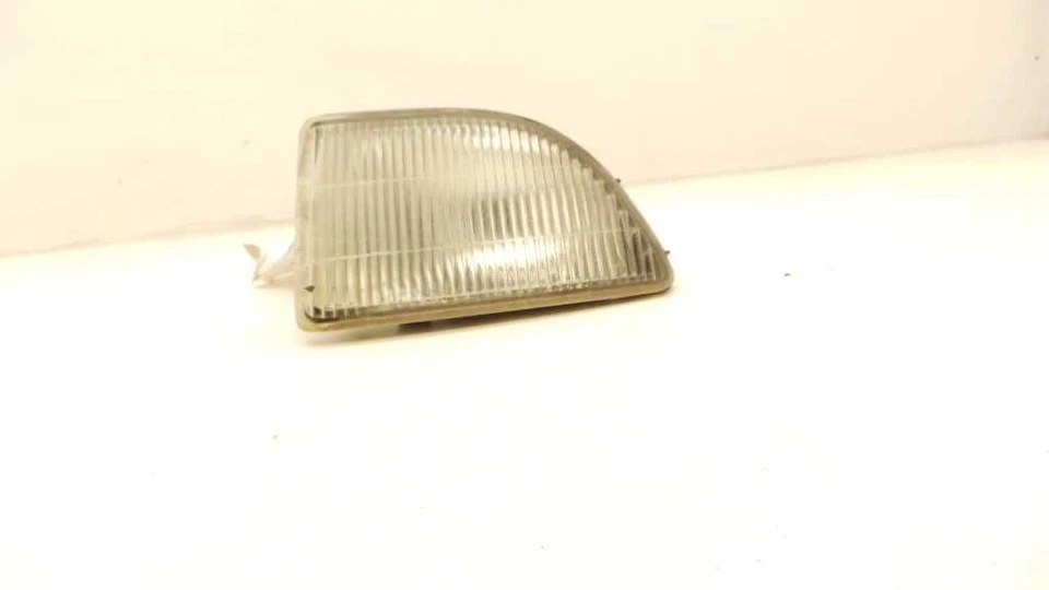 Lámpara de esquina giratoria para pasajeros compatible con 92-94 LEXUS SC 300/400 81360-24021  Foto 4 de 4