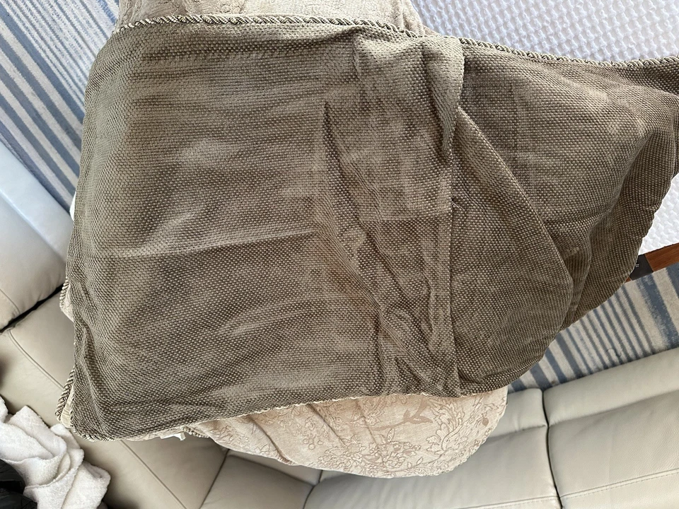 Vintage JC Penny Asian Floral Comforter And Shams /pillowsSet King  Cotton  2005 - Image 3 of 4