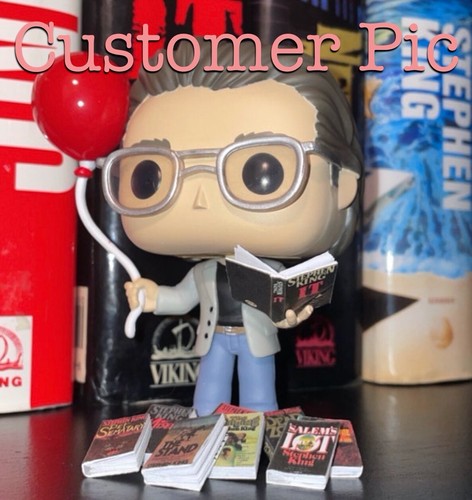 10 Stck. 10 Stephen King Miniaturbücher im Maßstab 1:12 Puppenhaus Requisite gefälschte Bücher - Bild 8 von 12