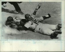 1966 Press Photo Cardinals baseball Tim McCarver tags Giants Ron Hunt at base