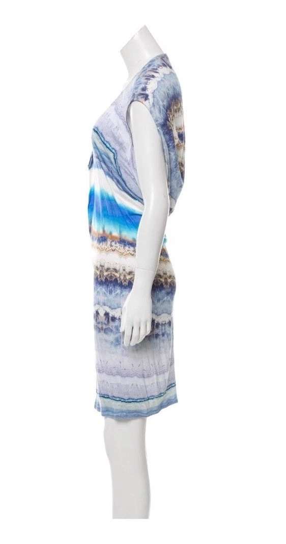 ALEXANDER MCQUEEN ALEXANDER MCCHEEN STAMPA AGATA TAGLIO BASSO CON ABITO MANTELLO DRAPPEGGIATO SUL RETRO. Taglia S.