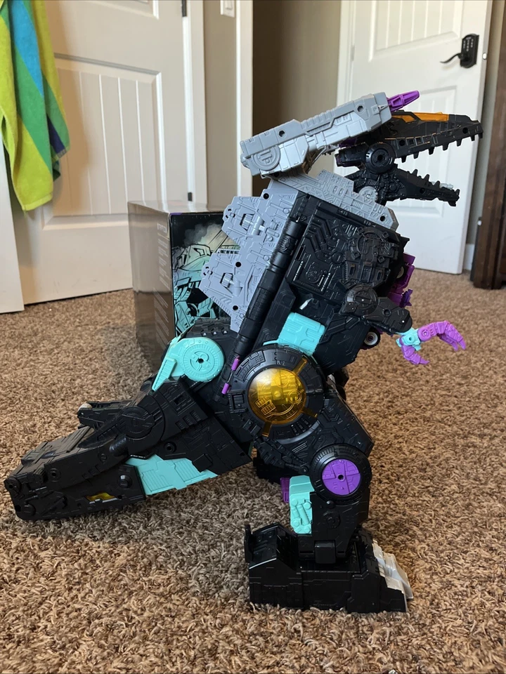Transformers Generations Age of the Primes G1 Trypticon 18 pol. + Inclinação total NOVO - Imagem 3 de 4