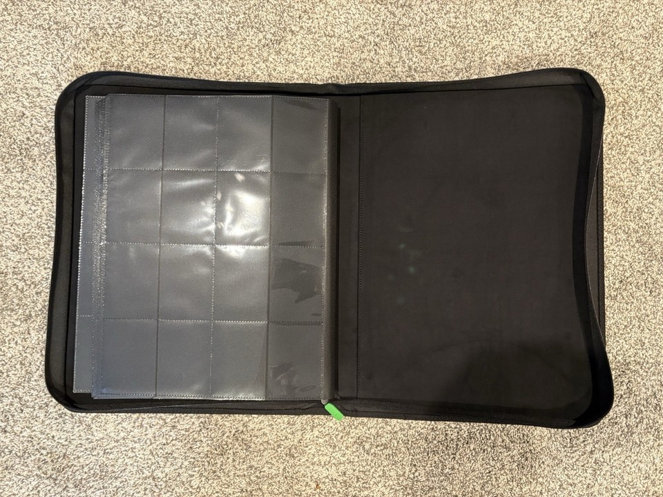 Vault X Premium Exo-Tec Speelkaarten Zip Opbergbox - 9 compartimenten Kaarthouder - 360 Compartimenten met opening aan de zijkant voor het verzamelen en uitwisselen van speelkaarten (Blauw