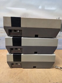 Lot Of 3 Nintendo Entertainment System NES Consoles & Accessories 