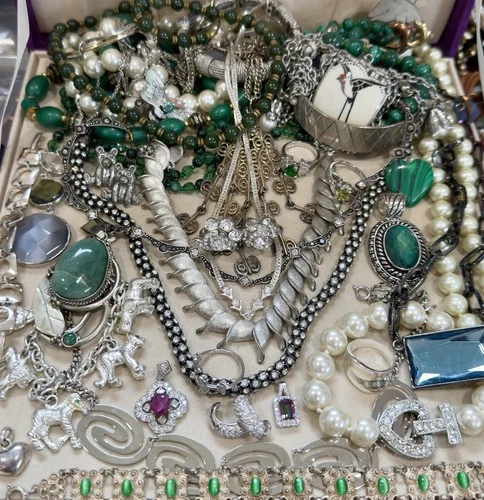 Vintage Estate Costume Jewelry Lot ! MONET, TRIFARI and more!