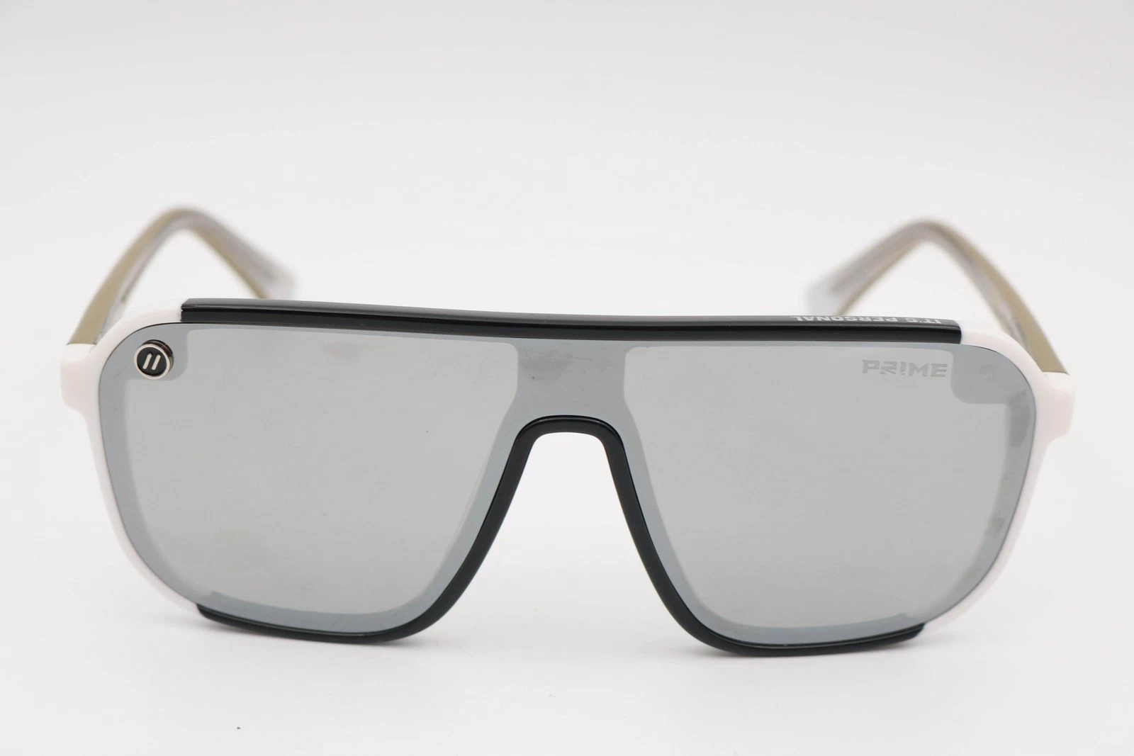 Blenders Meister X2 Prime Color Block Dion Sanders Polarized Sunglasses 139-15-1
Opens in a new wind