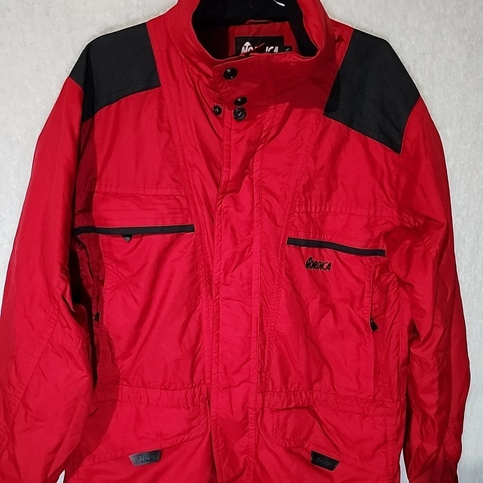 Chaqueta Nordica Clásica Hombre S Roja Ventilada Almacenable Capucha Cintura Ajustable Exterior Foto 3 de 4