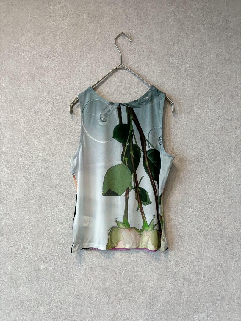 ピ*ん様 paloma wool同型 simple projectカラフル　ニッ SIMP-Navy sleeveless top featuring twisted shoulder details