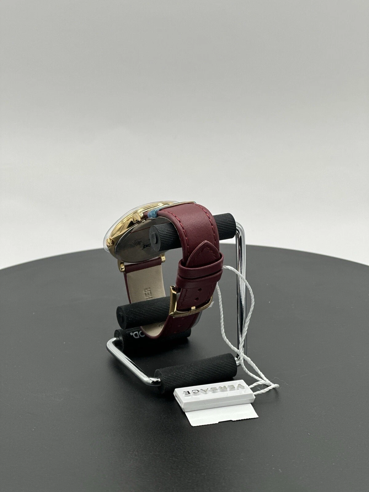 Orologio Versace donna cerchio a V oro 38 mm cinturino moda