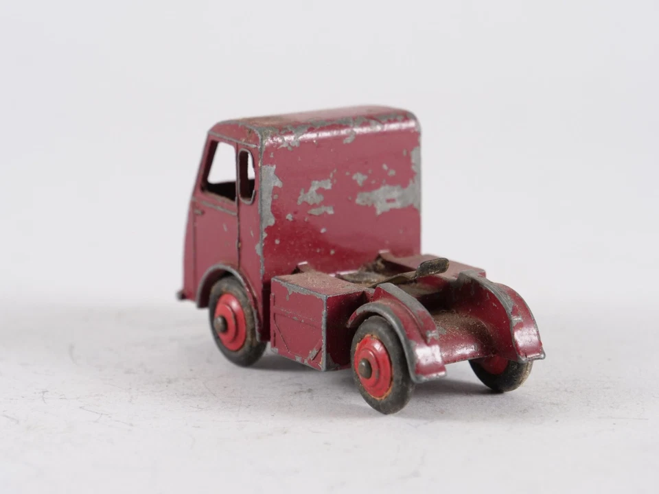 Dinky Toys GB N° 30W Hindle Smart Electric Lorry Tractor Only - Image 3 of 4