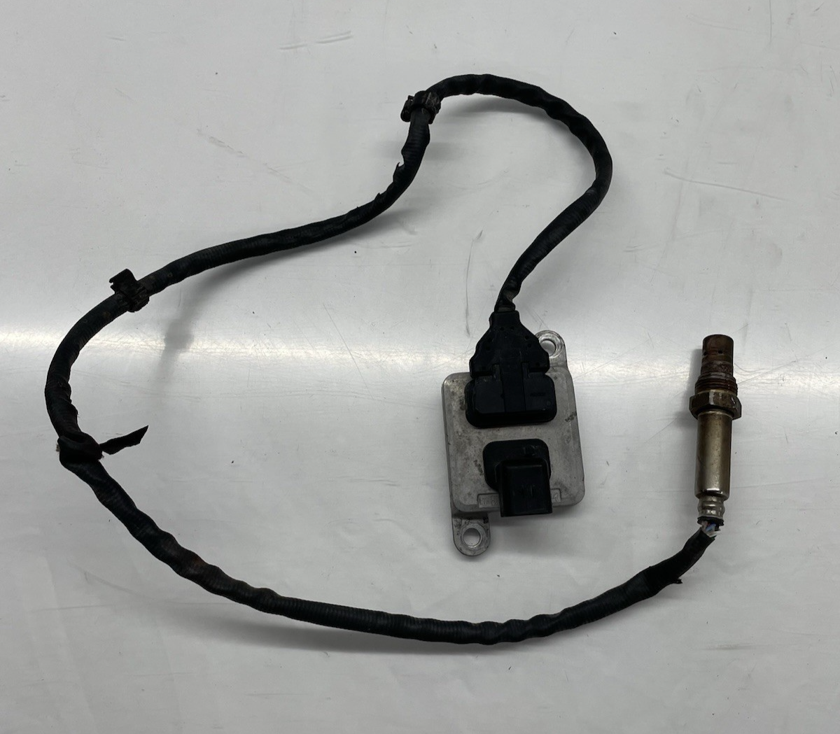 確認用10　46-50 USED OEM 2014-2016 Chevy GMC 6.6L LML Duramax Diesel NOX Sensor