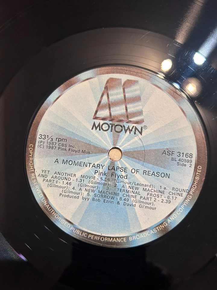 Pink Floyd Superb Copy Zimbabwe Pressing Momentary Lapse The Who Led Zeppelin - Image 4 of 4