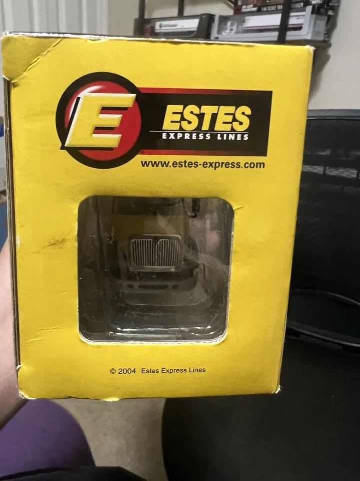 1/64 first gear trucks Cab Has Damage - Image 4 of 4