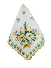 Vintage Handkercheif Ylw Wht Flowers/Bouquet Embroidered Scalloped Edges 14 X13"