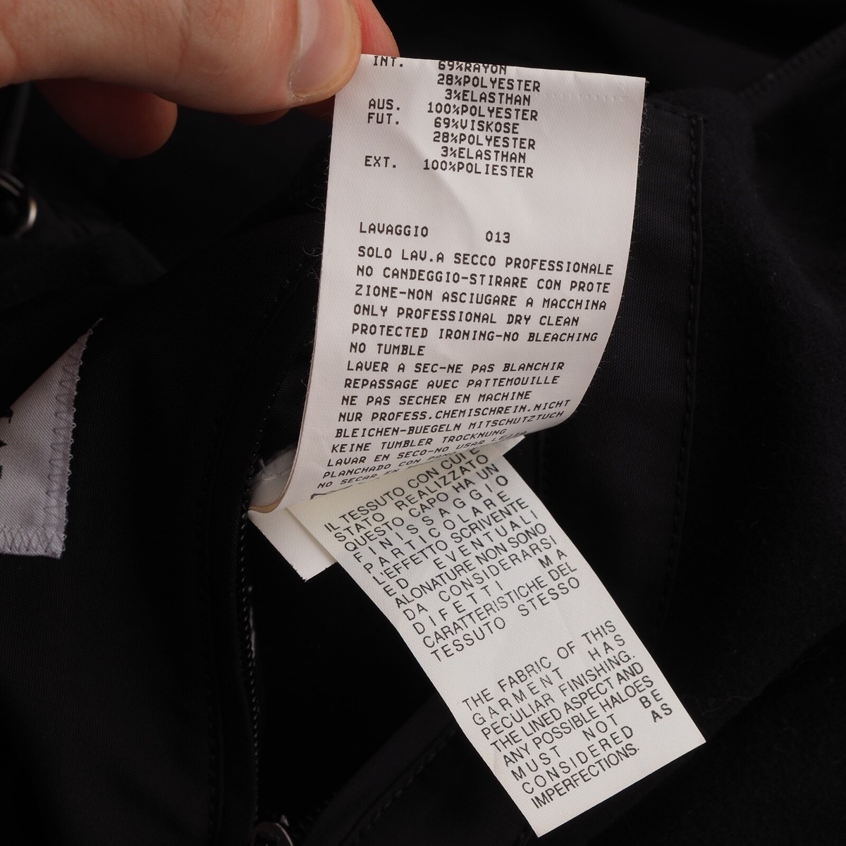 Armani Collezioni Mens Black Water Repellent Zip Jacket size 50
