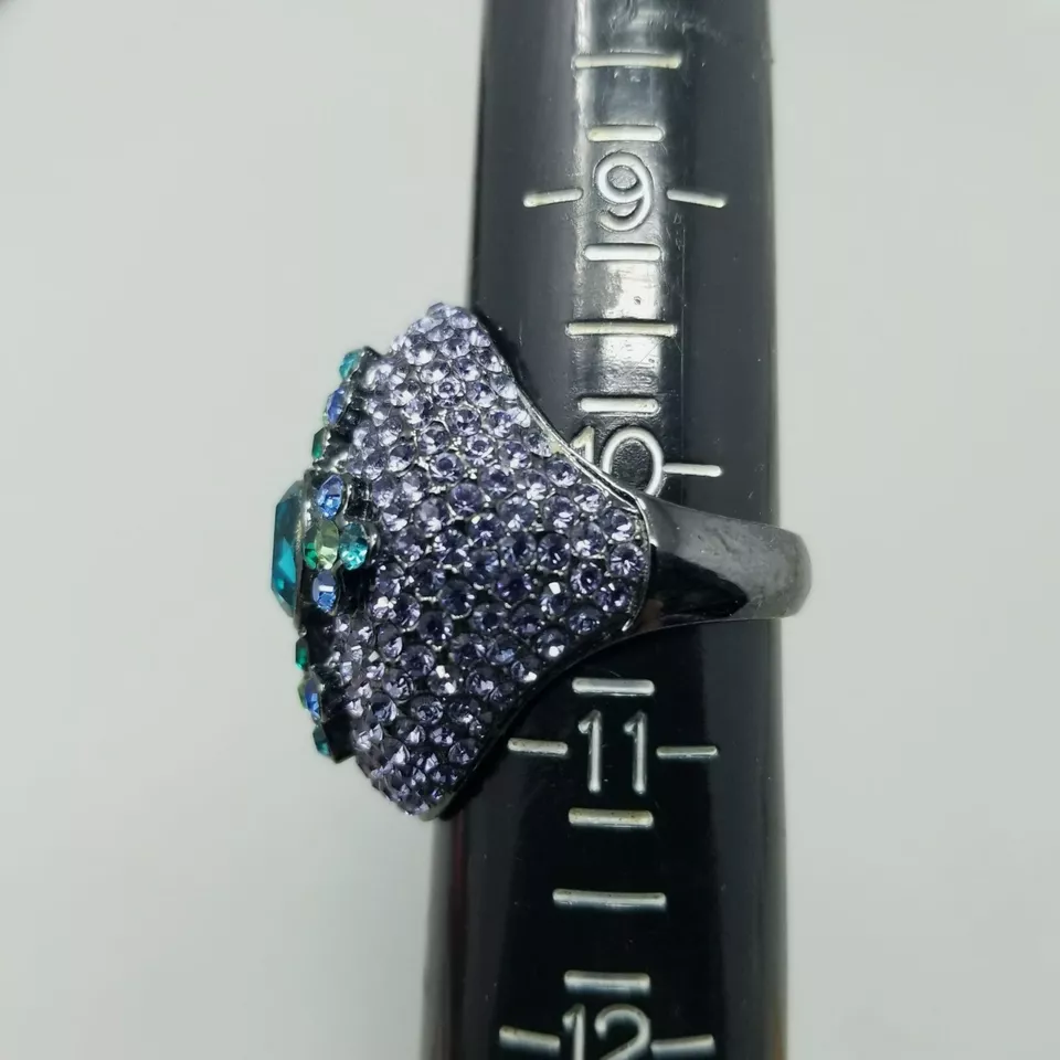 Akkad Guntone Metal Purple Green Blue Rhinestone Cocktail Ring Size 10 - Image 4 of 4
