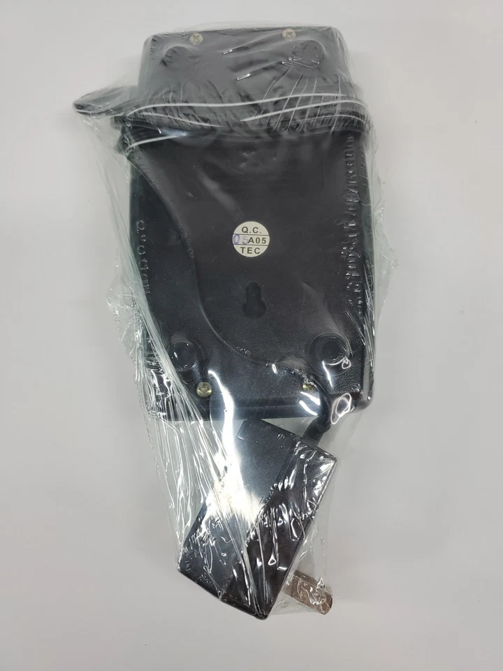 Radio Shack Video Distribution Amplifier Audio-Video Input-Output 15-1172.  - Image 2 of 4