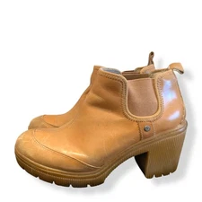 CAT Women’s Ankle Boots Camel Tan Leather Gummy Block Heels Sz 8 W Boho