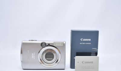 Near Mint] Canon IXY DIGITAL 900 IS digital camera Silver 7.1MP