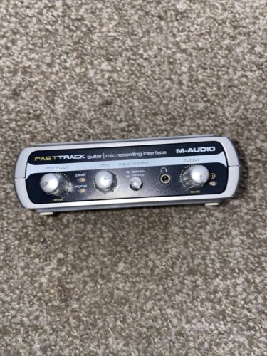 M-AUDIO FastTrack Guitar Microphone Recording Interface Digital via USB Cable - Picture 3 of 5