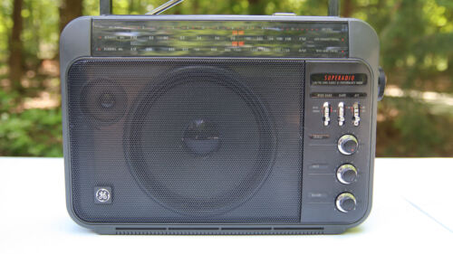 Vintage GE Superadio III Long Range Hi Performance AM/FM Super Radio 7-2887A - Picture 2 of 17