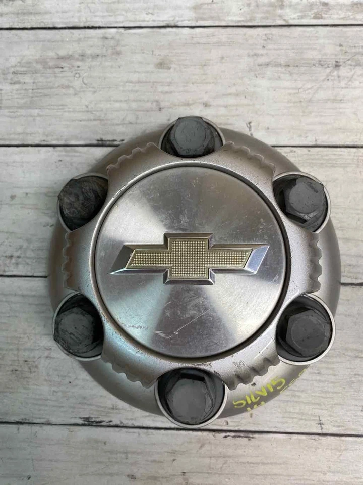 Chevy Silverado 2014 camioneta cubierta de rueda tapacubos central OEM 22837059 Foto 4 de 4