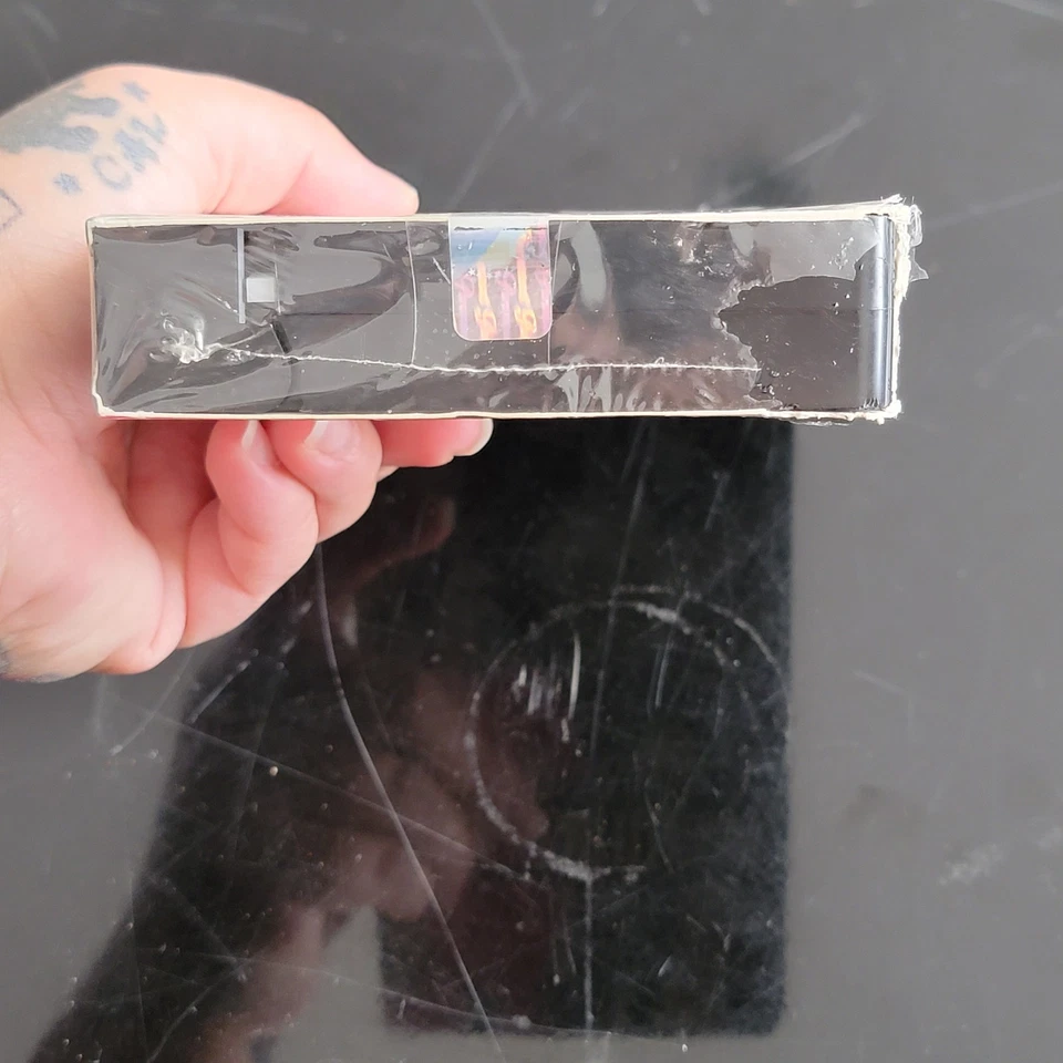 Pretty in Pink (VHS, 1986) SEALED Minor Damage - Image 4 of 4