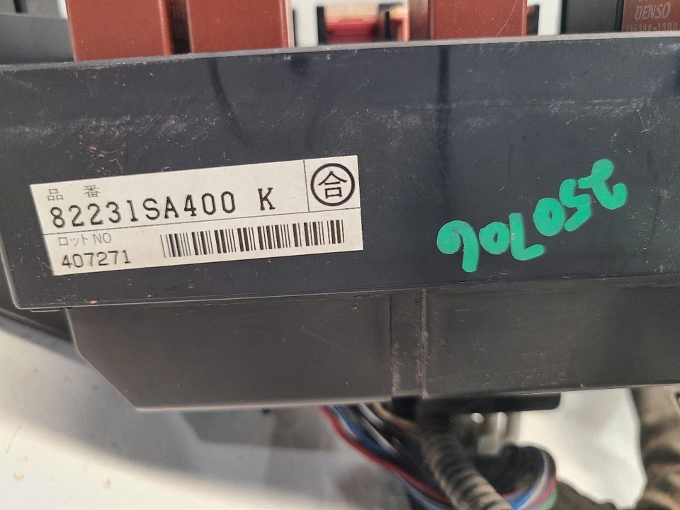 Caixa de fusíveis do motor 2005 Subaru Forester (2.5L / AT / XT) PN: 82231SA400 - Imagem 2 de 4