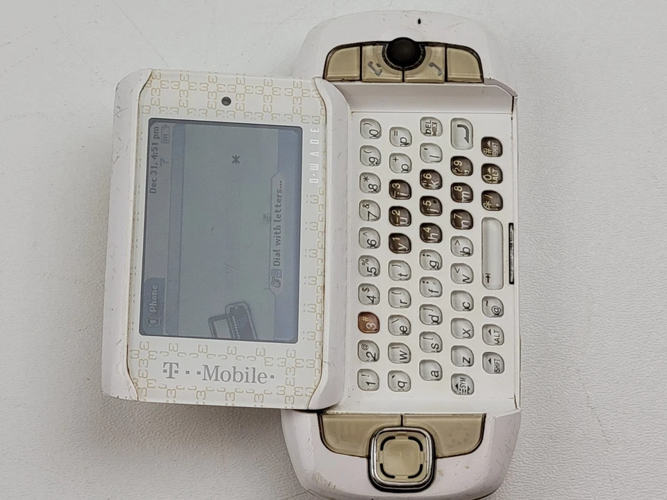 T-Mobile Sharp Sidekick 3 (PV200) Dwayne D-Wade Edition Cell Phone - PLEASE READ - Image 3 of 4