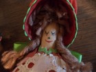 TWO VINTAGE DOLLS MADE OUT OF CLOTHES PINS 4 1/1 INCHES TALL  — photo 5