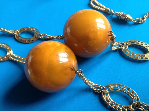 Collier Vintage En Bakélite – Grosses Perles Jaunes Imitation Ambre – Chaîne Dorée