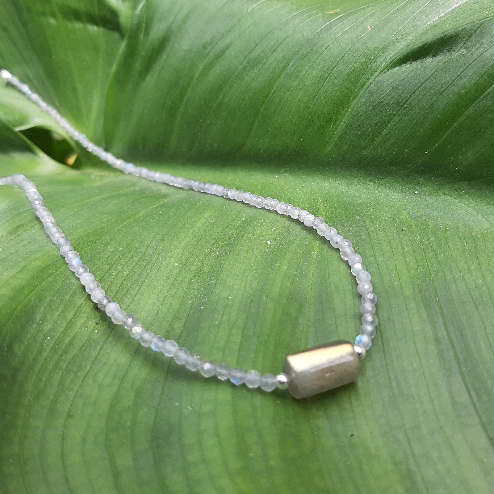 Collier pierre de lune et labradorite en argent pour illuminer vos tenues