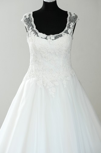Pronovias Brautkleid 'Torla' Organza Spitze A-Linie creme ivory - Gr. 38 - Bild 3 von 4