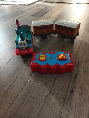Thomas Train Remote control  2003 Tomy Gullane Tank Engine Annie & Clarabel RC