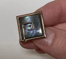 Vintage Swank Gold Tone & Abalone “Trade Winds” Cufflinks Set